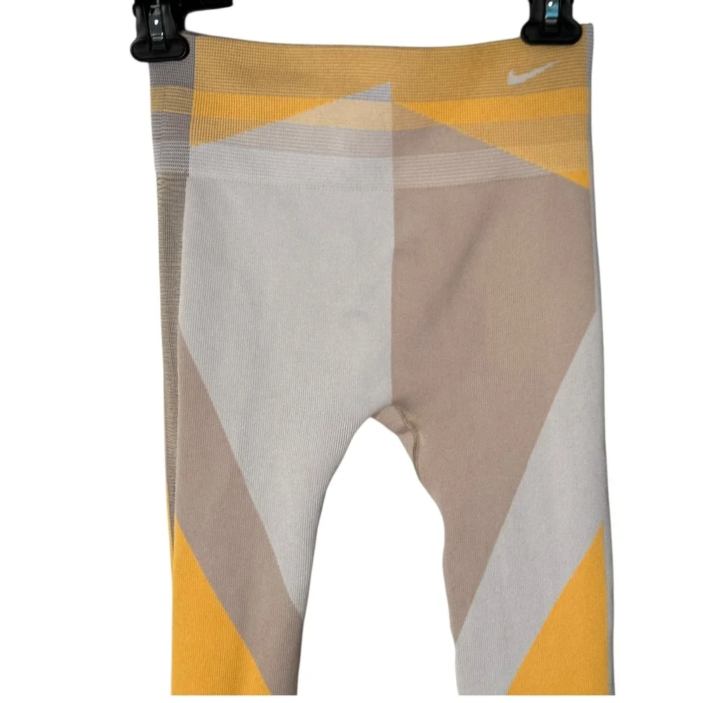 Nike Sculpt Lux Leggings Womens M Yellow‎ Geometric Knit Seamless High Rise Yoga